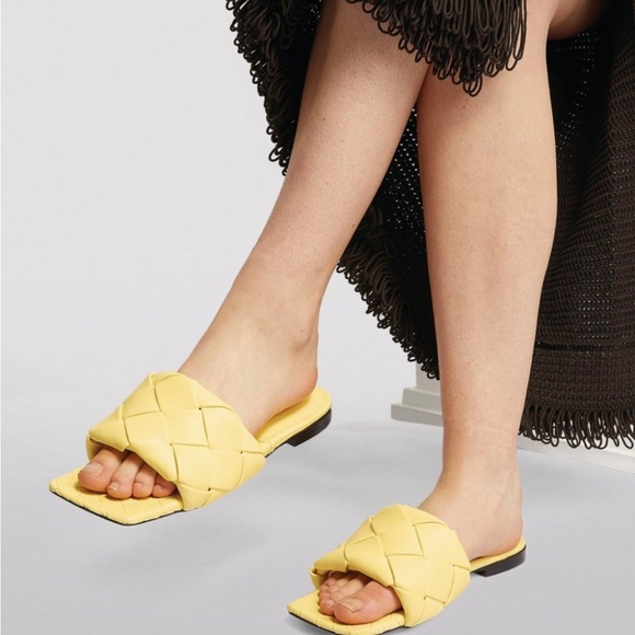 サンダル・ミュール Bottega Veneta Lido Flat Sandal Yellow Bottega Veneta | Shoes | Authentic Bottega Veneta Lido